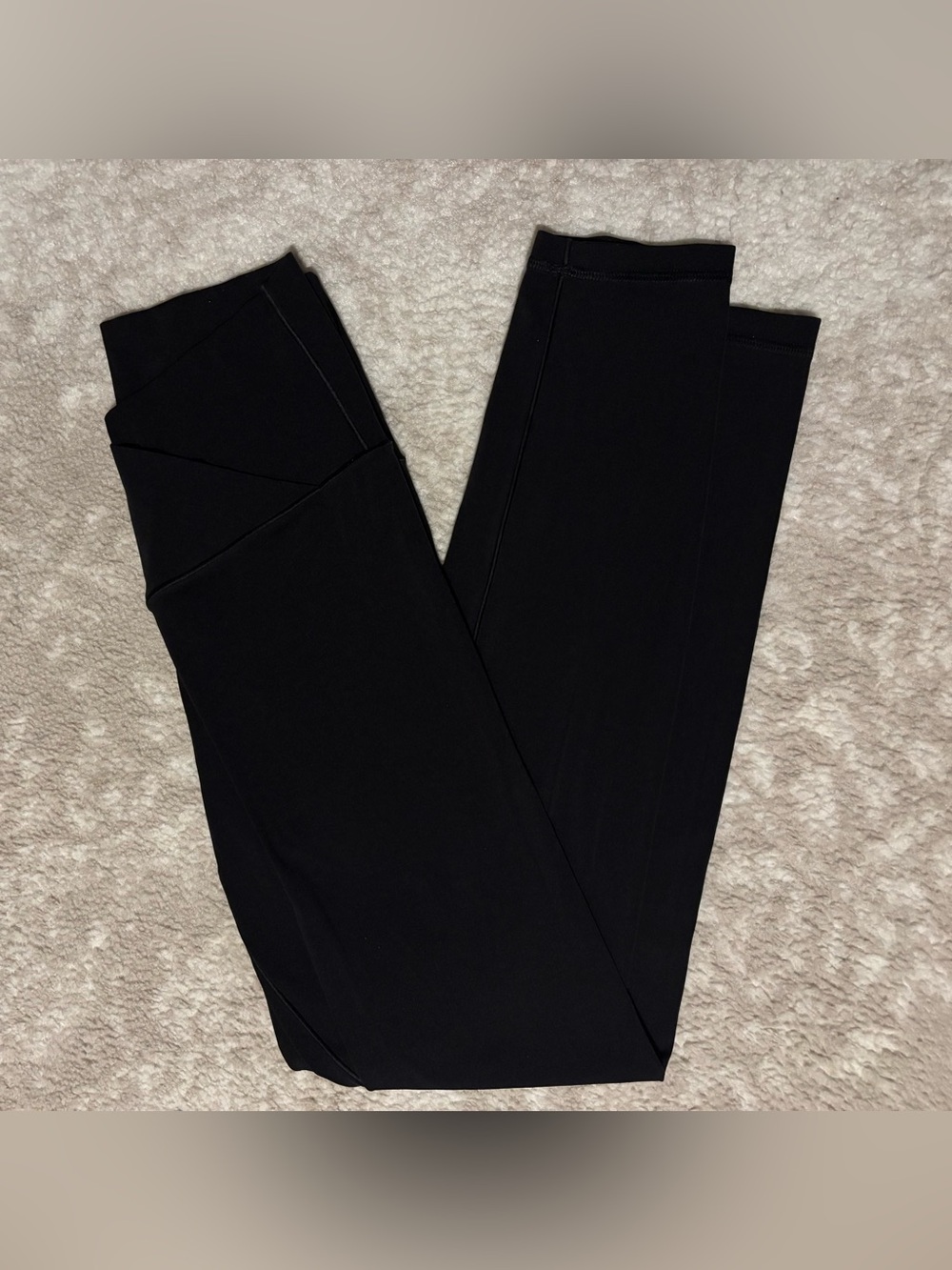 Aerie OFFLINE Black Leggings - High-Waisted Cross Over V-Front in Size Medium - Picture 4 of 10